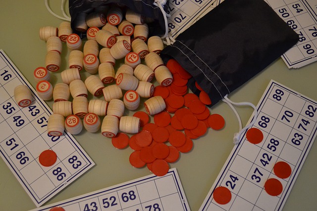 Jeu de loto sur une table