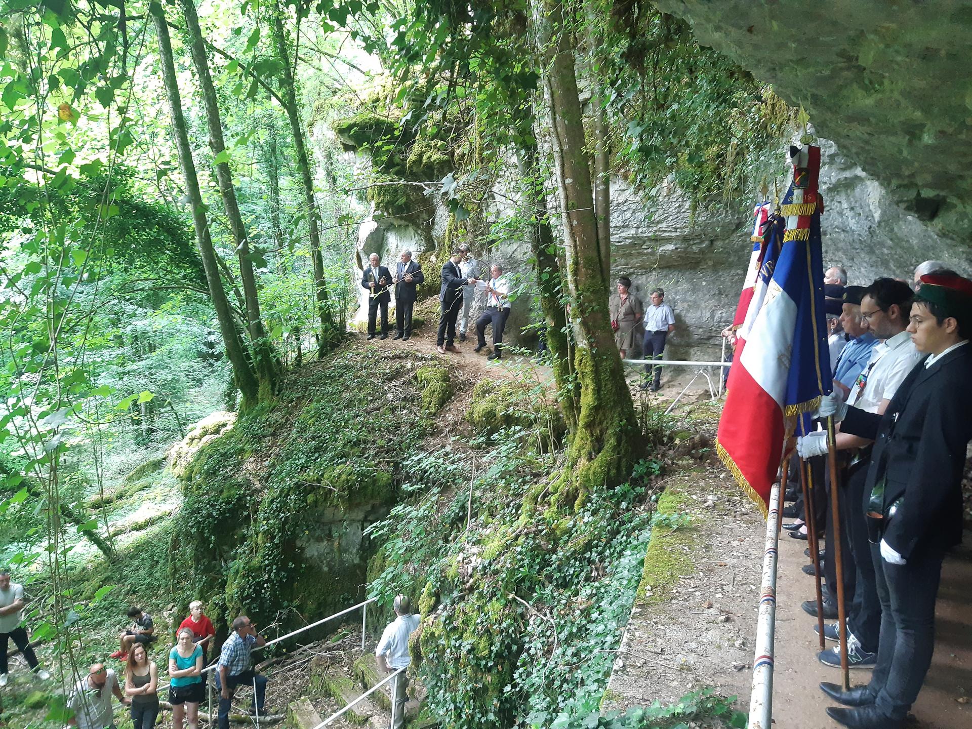 Photo de la cérémonie hommage maquis Arcenant